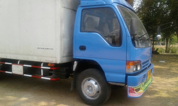 หกล้อ อีซูซุ NQR120ปี42 แอร์ พ.เวอร์ ตู้แห้งยาว5.50ม สภาพดีสวยพร้อมใช้ ทะเบียนพร้อมโอน