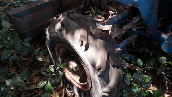 **400,000 บ.ต่อรอง/// รถไถ FORD 6610 เสื้อลาย ตัวเต็ม เพลาเดียว เครื่อง/เกียร์/ปั้ม เดิม แน่น แรงดี ยางดี4เส้น พร้อมดันหน้า+ผาน3และผาน4 SPT สงวนพงษ์ฯ บอดี้ครบ สีสันเดิมบาง เครื่องฟิตใหม่ไม่นาน รถจอดสัญญาซื้อขาย ขายตามสภาพ **ขาย FORD 6610 รถไถ1เพลา เสื้อลา **400,000 บ.ต่อรอง/// รถไถ FORD 6610 เสื้อลาย ตัวเต็ม เพลาเดียว เครื่อง/เกียร์/ปั้ม เดิม แน่น แรงดี ยางดี4เส้น พร้อมดันหน้า+ผาน3และผาน4 SPT สงวนพงษ์ฯ บอดี้ครบ สีสันเดิมบาง เครื่องฟิตใหม่ไม่นาน รถจอดสัญญาซื้อขาย ขายตามสภาพ **ขาย FORD 6610 รถไถ1เพลา เสื้อลา