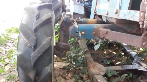 **400,000 บ.ต่อรอง/// รถไถ FORD 6610 เสื้อลาย ตัวเต็ม เพลาเดียว เครื่อง/เกียร์/ปั้ม เดิม แน่น แรงดี ยางดี4เส้น พร้อมดันหน้า+ผาน3และผาน4 SPT สงวนพงษ์ฯ บอดี้ครบ สีสันเดิมบาง เครื่องฟิตใหม่ไม่นาน รถจอดสัญญาซื้อขาย ขายตามสภาพ **ขาย FORD 6610 รถไถ1เพลา เสื้อลา **400,000 บ.ต่อรอง/// รถไถ FORD 6610 เสื้อลาย ตัวเต็ม เพลาเดียว เครื่อง/เกียร์/ปั้ม เดิม แน่น แรงดี ยางดี4เส้น พร้อมดันหน้า+ผาน3และผาน4 SPT สงวนพงษ์ฯ บอดี้ครบ สีสันเดิมบาง เครื่องฟิตใหม่ไม่นาน รถจอดสัญญาซื้อขาย ขายตามสภาพ **ขาย FORD 6610 รถไถ1เพลา เสื้อลา