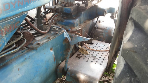 **400,000 บ.ต่อรอง/// รถไถ FORD 6610 เสื้อลาย ตัวเต็ม เพลาเดียว เครื่อง/เกียร์/ปั้ม เดิม แน่น แรงดี ยางดี4เส้น พร้อมดันหน้า+ผาน3และผาน4 SPT สงวนพงษ์ฯ บอดี้ครบ สีสันเดิมบาง เครื่องฟิตใหม่ไม่นาน รถจอดสัญญาซื้อขาย ขายตามสภาพ **ขาย FORD 6610 รถไถ1เพลา เสื้อลา **400,000 บ.ต่อรอง/// รถไถ FORD 6610 เสื้อลาย ตัวเต็ม เพลาเดียว เครื่อง/เกียร์/ปั้ม เดิม แน่น แรงดี ยางดี4เส้น พร้อมดันหน้า+ผาน3และผาน4 SPT สงวนพงษ์ฯ บอดี้ครบ สีสันเดิมบาง เครื่องฟิตใหม่ไม่นาน รถจอดสัญญาซื้อขาย ขายตามสภาพ **ขาย FORD 6610 รถไถ1เพลา เสื้อลา