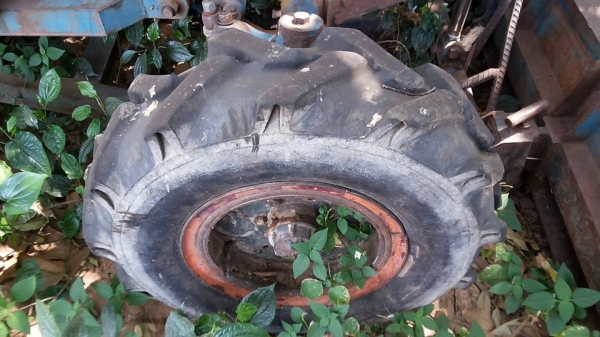 **400,000 บ.ต่อรอง/// รถไถ FORD 6610 เสื้อลาย ตัวเต็ม เพลาเดียว เครื่อง/เกียร์/ปั้ม เดิม แน่น แรงดี ยางดี4เส้น พร้อมดันหน้า+ผาน3และผาน4 SPT สงวนพงษ์ฯ บอดี้ครบ สีสันเดิมบาง เครื่องฟิตใหม่ไม่นาน รถจอดสัญญาซื้อขาย ขายตามสภาพ **ขาย FORD 6610 รถไถ1เพลา เสื้อลา **400,000 บ.ต่อรอง/// รถไถ FORD 6610 เสื้อลาย ตัวเต็ม เพลาเดียว เครื่อง/เกียร์/ปั้ม เดิม แน่น แรงดี ยางดี4เส้น พร้อมดันหน้า+ผาน3และผาน4 SPT สงวนพงษ์ฯ บอดี้ครบ สีสันเดิมบาง เครื่องฟิตใหม่ไม่นาน รถจอดสัญญาซื้อขาย ขายตามสภาพ **ขาย FORD 6610 รถไถ1เพลา เสื้อลา