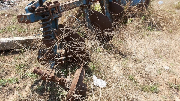 **400,000 บ.ต่อรอง/// รถไถ FORD 6610 เสื้อลาย ตัวเต็ม เพลาเดียว เครื่อง/เกียร์/ปั้ม เดิม แน่น แรงดี ยางดี4เส้น พร้อมดันหน้า+ผาน3และผาน4 SPT สงวนพงษ์ฯ บอดี้ครบ สีสันเดิมบาง เครื่องฟิตใหม่ไม่นาน รถจอดสัญญาซื้อขาย ขายตามสภาพ **ขาย FORD 6610 รถไถ1เพลา เสื้อลา **400,000 บ.ต่อรอง/// รถไถ FORD 6610 เสื้อลาย ตัวเต็ม เพลาเดียว เครื่อง/เกียร์/ปั้ม เดิม แน่น แรงดี ยางดี4เส้น พร้อมดันหน้า+ผาน3และผาน4 SPT สงวนพงษ์ฯ บอดี้ครบ สีสันเดิมบาง เครื่องฟิตใหม่ไม่นาน รถจอดสัญญาซื้อขาย ขายตามสภาพ **ขาย FORD 6610 รถไถ1เพลา เสื้อลา