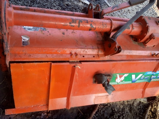 ขายโรตารี่ ใส่รถไถใหญ่ 50 แรงขึ้นไป ตราช้าง 2.20 ม. ขายโรตารี่ ใส่รถไถใหญ่ 50 แรงขึ้นไป ตราช้าง 2.20 ม.