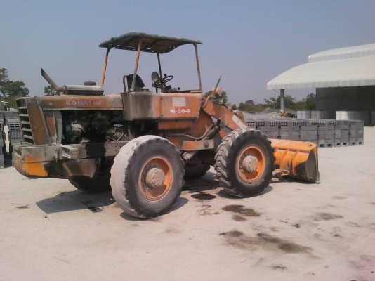 ขายรถตัก KOMATSU รุ่น JH 30 B เครื่องเดิมเกียร์เดิมเครื่องดีเกียร์ดี ขายรถตัก KOMATSU รุ่น JH 30 B เครื่องเดิมเกียร์เดิมเครื่องดีเกียร์ดี