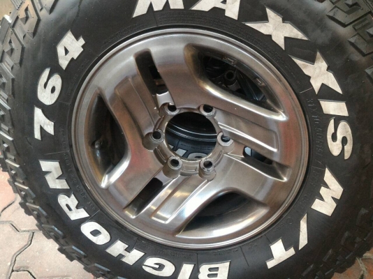 ขายยาง Mud Maxxis  31 x 10.5 x 15  พร้อมล้อ