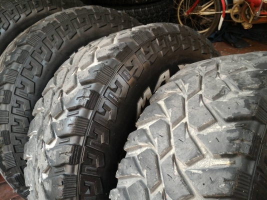 ขายยาง Mud Maxxis  31 x 10.5 x 15  พร้อมล้อ