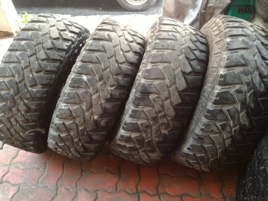 ขายยาง Mud Maxxis  31 x 10.5 x 15  พร้อมล้อ