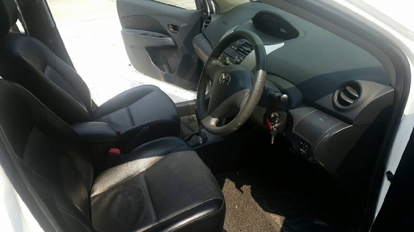 2010 TOYOTA SOLUNA สีขาว ไมล์ 7หมื่น รถมือเดียวขบดีสุดๆ 2010 TOYOTA SOLUNA สีขาว ไมล์ 7หมื่น รถมือเดียวขบดีสุดๆ