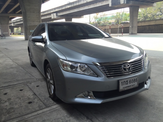 toyota camry 2.5g สีเทา ปี2013 ไมล์ 32xxx toyota camry 2.5g สีเทา ปี2013 ไมล์ 32xxx