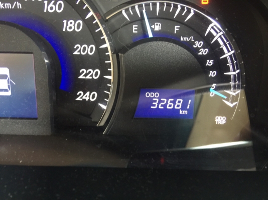 toyota camry 2.5g สีเทา ปี2013 ไมล์ 32xxx toyota camry 2.5g สีเทา ปี2013 ไมล์ 32xxx