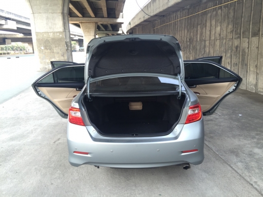 toyota camry 2.5g สีเทา ปี2013 ไมล์ 32xxx toyota camry 2.5g สีเทา ปี2013 ไมล์ 32xxx