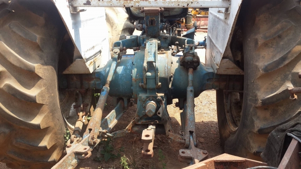 ขายรถไถFORD 4000 3สูบ รถของกรมวิชาการเกษตร ขายรถไถFORD 4000 3สูบ รถของกรมวิชาการเกษตร