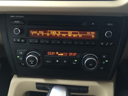 BMW X1 2.0i ปี2011แท้ สีขาว รถสวยสีเดิมบาง การันตีสภาพดีมาก bsi ยังเหลือ BMW X1 2.0i ปี2011แท้ สีขาว รถสวยสีเดิมบาง การันตีสภาพดีมาก bsi ยังเหลือ