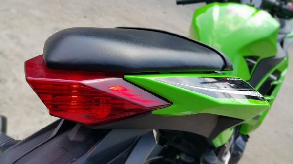 Ninja300 2013 Special Edition วิ่ง 9000 กิโล พร้อมใช้ ต่อรองราคาได้ครับ