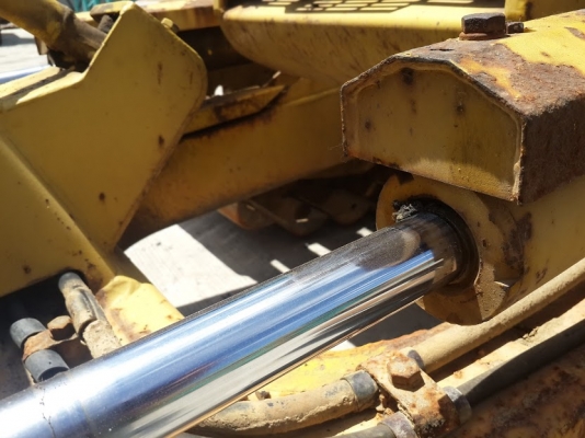 ขายรถแทรกเตอร์ Komutsu รุ่น D20P #75050 โทร 061-4194022 ใหม่ค่ะ