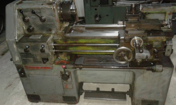 ขายเครื่องกลึงtakisawa. 4ฟุต