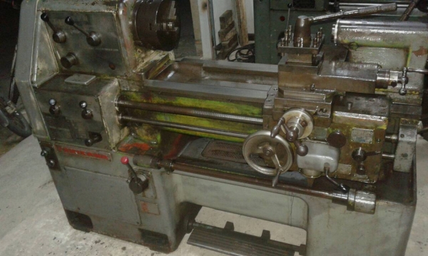 ขายเครื่องกลึงtakisawa. 4ฟุต