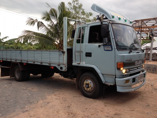 รถบรรทุก ยี่ห้ออีซูซุ ยาว 6 เมตร รุ่น FRR12JA ขนาด 175 แรงม้า