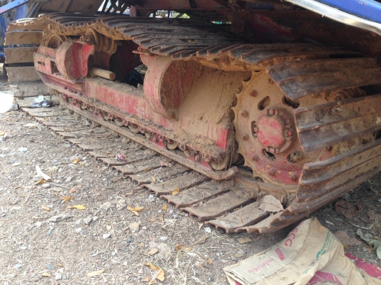 ขายด่วน รถเกี่ยวข้าวไทยเส็งยนต์ รถปี 59 รถใหม่ป้ายแดง (ขายดาวน์ 280,000 บาท) งวดคงเหลือ 776,250 บาท งวดส่งเป็นปี มีภาพวีดีโอ ด้านล่าง เครื่องยนต์ NISSAN 6 FE  เทอร์โบ 265 แรงม้า ปั๊มไดกิ้นเบอร์ 23 ตัวเดิน 12ช่วงล่าง โรลเลอร์ 12ลูก โซ่ 44 ข้อ สภาพพร้อมใช้ง