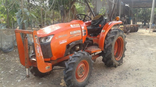 รถไถ2เพลา KUBOTA L3608 36แรง 4WD 2,6xx ชม. ปี55 เครื่อง/เกียร์/ปั้ม เดิม แรงดี สตาร์ทง่าย รถจอด สภาพต้อง เช็ค/เก็บงาน ตามสภาพ เล่มทะเบียนครบ **ขาย รถไถ 2เพลา ส้มๆ KUBOTA L3608 36 แรง 4WD ปี55 2,6××ชม. เครื่อง/เกียร์/ รถไถ2เพลา KUBOTA L3608 36แรง 4WD 2,6xx ชม. ปี55 เครื่อง/เกียร์/ปั้ม เดิม แรงดี สตาร์ทง่าย รถจอด สภาพต้อง เช็ค/เก็บงาน ตามสภาพ เล่มทะเบียนครบ **ขาย รถไถ 2เพลา ส้มๆ KUBOTA L3608 36 แรง 4WD ปี55 2,6××ชม. เครื่อง/เกียร์/