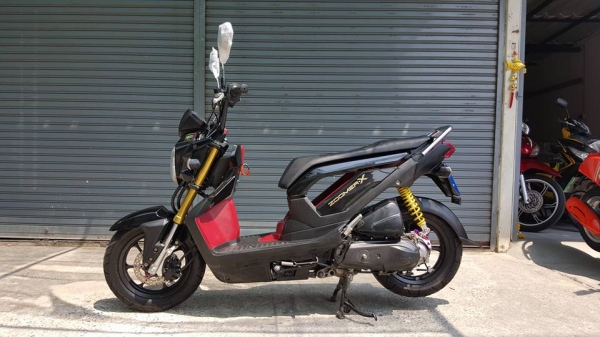 ขออนุญาติขาย HONDA ZOOMER-X 110i รุ่น TOP COMBI BRAKE วิ่ง 8,xxx KM