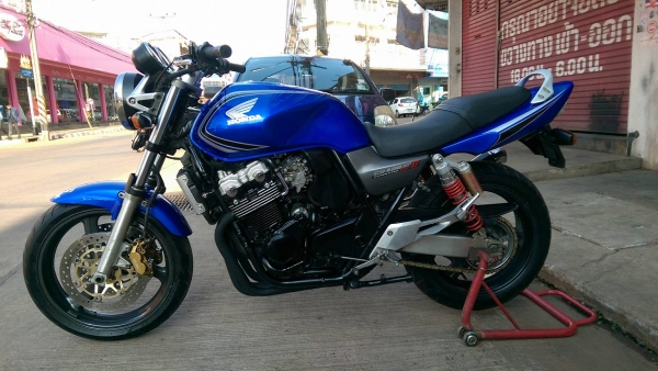 ขายคับ HONDA CB400 TECH2 ปี2003 กญแจชิฟ สีสวย ท่อแต่ง ไฟตาเพชร แฮนด์บาร์ มือเบรคปรับระดับ อินวอยส์สรรพสามิตร ราคา 82500 บาท ส่งได้ทั่วไทยคับ สนใจติดต่อ 081-0578282 FACEBOOK ชาญณรงค์ ป๊อป ชัยอมฤต ไอดีไลน์ POPBIGBIKESAKON คับ สนใจรถสวย ถูก ดี ต้อง POP BIGBI