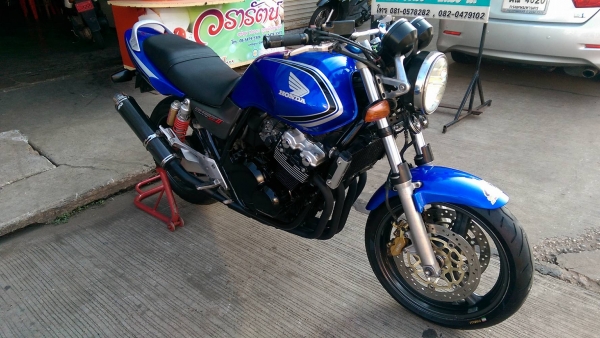 ขายคับ HONDA CB400 TECH2 ปี2003 กญแจชิฟ สีสวย ท่อแต่ง ไฟตาเพชร แฮนด์บาร์ มือเบรคปรับระดับ อินวอยส์สรรพสามิตร ราคา 82500 บาท ส่งได้ทั่วไทยคับ สนใจติดต่อ 081-0578282 FACEBOOK ชาญณรงค์ ป๊อป ชัยอมฤต ไอดีไลน์ POPBIGBIKESAKON คับ สนใจรถสวย ถูก ดี ต้อง POP BIGBI