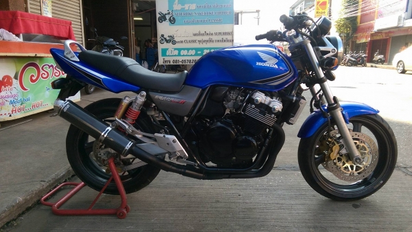 ขายคับ HONDA CB400 TECH2 ปี2003 กญแจชิฟ สีสวย ท่อแต่ง ไฟตาเพชร แฮนด์บาร์ มือเบรคปรับระดับ อินวอยส์สรรพสามิตร ราคา 82500 บาท ส่งได้ทั่วไทยคับ สนใจติดต่อ 081-0578282 FACEBOOK ชาญณรงค์ ป๊อป ชัยอมฤต ไอดีไลน์ POPBIGBIKESAKON คับ สนใจรถสวย ถูก ดี ต้อง POP BIGBI