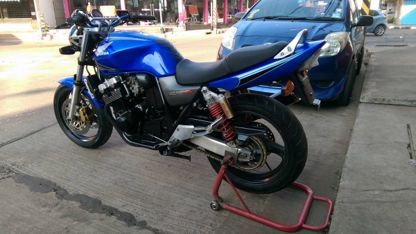 ขายคับ HONDA CB400 TECH2 ปี2003 กญแจชิฟ สีสวย ท่อแต่ง ไฟตาเพชร แฮนด์บาร์ มือเบรคปรับระดับ อินวอยส์สรรพสามิตร ราคา 82500 บาท ส่งได้ทั่วไทยคับ สนใจติดต่อ 081-0578282 FACEBOOK ชาญณรงค์ ป๊อป ชัยอมฤต ไอดีไลน์ POPBIGBIKESAKON คับ สนใจรถสวย ถูก ดี ต้อง POP BIGBI