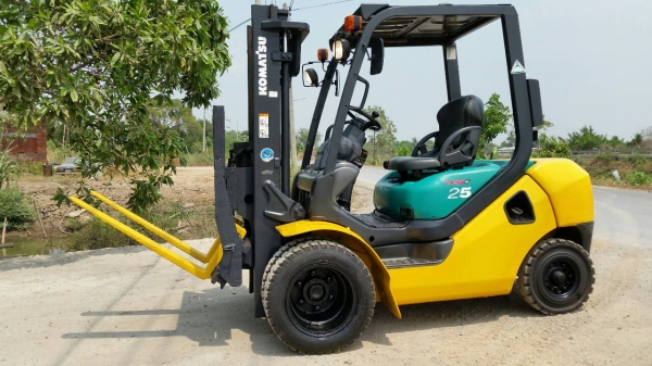 ขายด่วนรถยกKOMATSU FG25-17ยก2.5ตันเสาสูง3เมตรงากะดกได้ยางหน้าคู้รถนอกเพิ่งนำเข้ามายังไม่เคยใช้งานในเมืองไทยเลย ขายด่วนรถยกKOMATSU FG25-17ยก2.5ตันเสาสูง3เมตรงากะดกได้ยางหน้าคู้รถนอกเพิ่งนำเข้ามายังไม่เคยใช้งานในเมืองไทยเลย