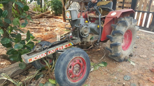 นั้งขับเกียไฮดียกเครื่องไสทำงานทันที