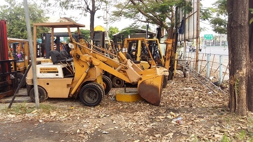 รถตักเล็ก SD10-3 KOMATSU  PALODER ดีเซล ยางตัน