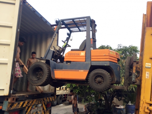 -:-*&bull;*ข า ย ร ถ ย ก นำ เ ข้ า*&bull;*-:-TOYOTA 5FD30 เครื่องดีเซล เสา4.5เมตร สนใจติดต่อ 083-062-0223(ปอนด์)