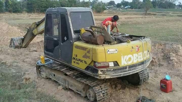 ขายรถแบคโค SK120-3 มาร์คที ไฟฟ้าตัด ขายตามสภาพ สนใจโทร 090-8588220คุณนะ 093-3258446คุณบิว หรือเข้าดูสินค้าอื่นๆได้ที่ www.truck.in.th/498 หรือเพจFacebook ณรงค์ ซื้อขายรถมือสอง (เว็บไซต์ส่วนตัว) หรือFacebook คุณนะ รถบรรทุก