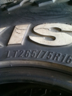 Maxxis MT 764 ขนาด 265/75/16 สิ้นปี11 สวยๆ มี 2เส้น