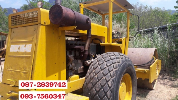 ขายรถบดถนน สั่นสะเทือน 2 เพลา / 2 เปลือก BOMAG BW 212D-2