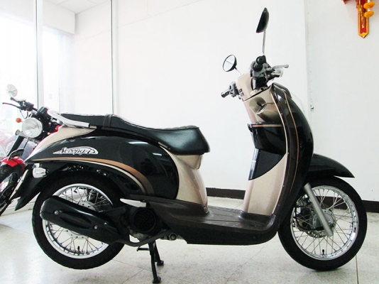 (รถบ้านฝากขาย) ขาย Scoopy I ตัว TOP รถหัวฉีดประหยัดน้ำมัน สี ดำ น้ำตาล ราคา 21900 บาท