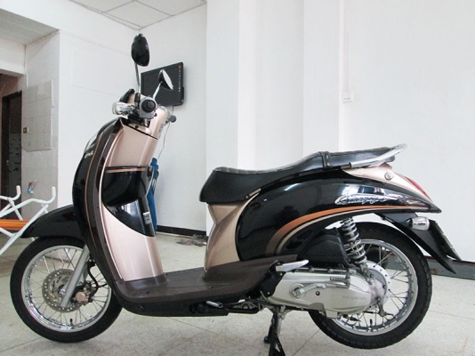 (รถบ้านฝากขาย) ขาย Scoopy I ตัว TOP รถหัวฉีดประหยัดน้ำมัน สี ดำ น้ำตาล ราคา 21900 บาท