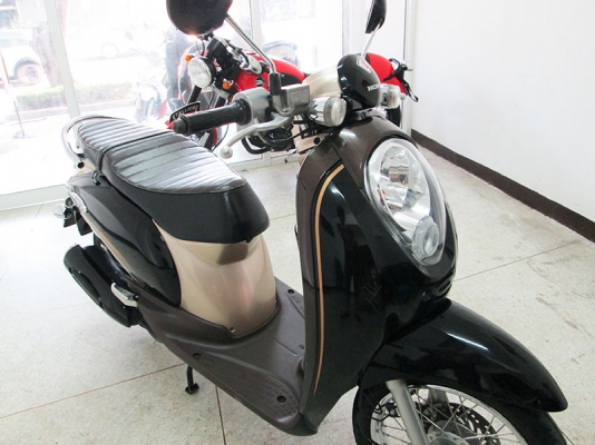 (รถบ้านฝากขาย) ขาย Scoopy I ตัว TOP รถหัวฉีดประหยัดน้ำมัน สี ดำ น้ำตาล ราคา 21900 บาท