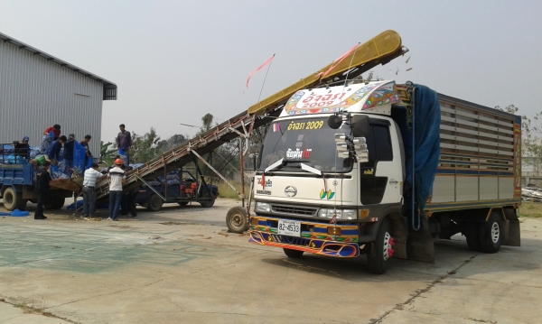 ขาย6ล้อดั้มเกษตร กะบะเนียม เครื่อง140เทอร์โบ อินเตอร์ 6เกียเดินหน้า เบรคจิฟฟี่