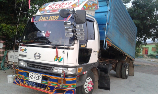 ขาย6ล้อดั้มเกษตร กะบะเนียม เครื่อง140เทอร์โบ อินเตอร์ 6เกียเดินหน้า เบรคจิฟฟี่