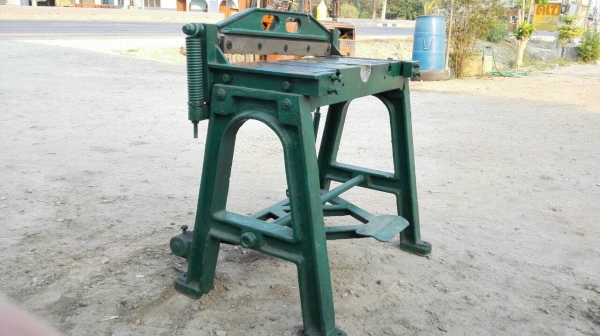 Sell> กรรไกรขาเหยียบ ขนาด 2 ฟุต 60 cm. ตัดสังกะสี อลูมีเนียม โครงหนาปึ้กรุ่นหนัก มีดคมกริ้บ สภาพใหม่ มาเทสได้พร้อมใช้งาน.