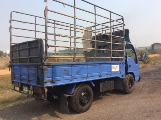 ISUZU 4ล้อ เครื่อง110 แรง เพลาลอย พวงมาลัยพาว์เวอร์  ป้ายเล็กไม่ติดเวลา ขาย 235,000บาท ศุภากร 081-1903107 , 081-4252943