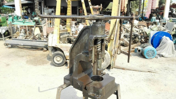 Sell> ปั้มคอม้า ปั้มคาราบาว เบอร์ 1 สภาพเดิมๆไม่ทำสี ไม่มีช้ำ หน้าโต้ะสวยเฟืองคมกลไกยังดีหมุนนิ่มพร้อมใช้งาน!!