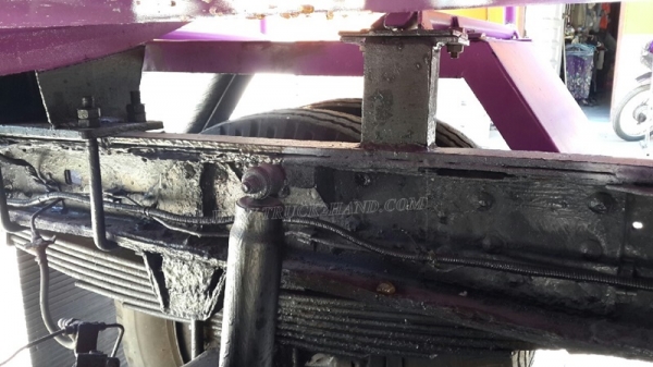 รถบรรทุก 6 ล้อ บรรทุกน้ำ ยี่ห้อ HINO ปีจดทะเบียน 2547 121 แรงม้า