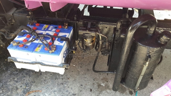 รถบรรทุก 6 ล้อ บรรทุกน้ำ ยี่ห้อ HINO ปีจดทะเบียน 2547 121 แรงม้า