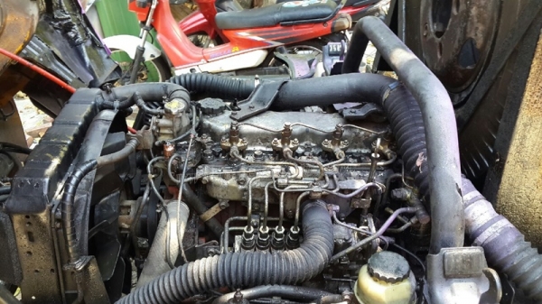 รถบรรทุก 6 ล้อ บรรทุกน้ำ ยี่ห้อ HINO ปีจดทะเบียน 2547 121 แรงม้า