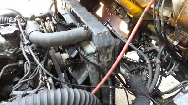 รถบรรทุก 6 ล้อ บรรทุกน้ำ ยี่ห้อ HINO ปีจดทะเบียน 2547 121 แรงม้า