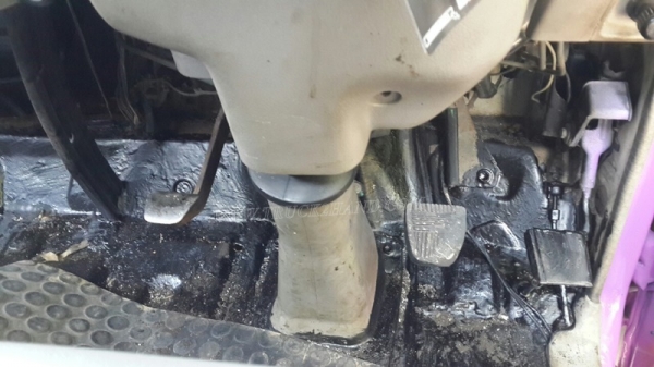 รถบรรทุก 6 ล้อ บรรทุกน้ำ ยี่ห้อ HINO ปีจดทะเบียน 2547 121 แรงม้า