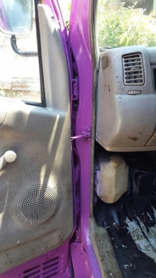 รถบรรทุก 6 ล้อ บรรทุกน้ำ ยี่ห้อ HINO ปีจดทะเบียน 2547 121 แรงม้า